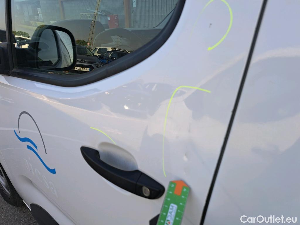  Peugeot  Partner PEUGEOT  / 2018 / 3P / furgón derivado de turismo Pro Standard 600kg BlueHDi 73kW #24