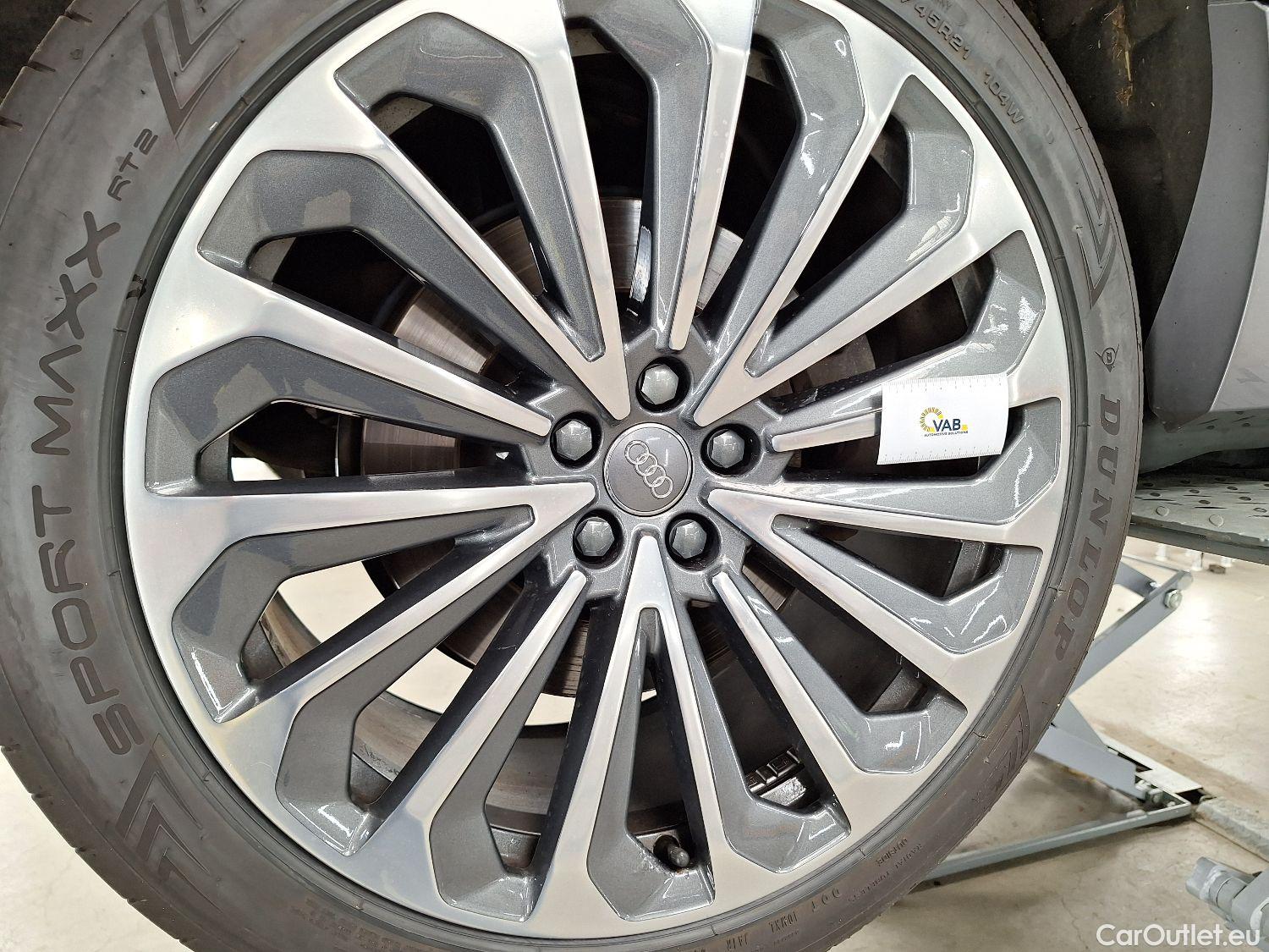 Audi  E-TRON Audi,  '19 BEV, Audi  55 Quattro Advanced 5d #6