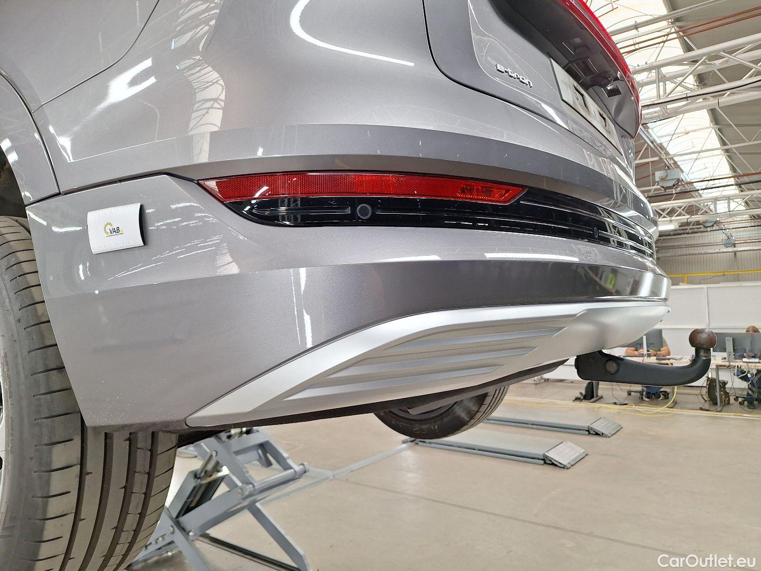  Audi  E-TRON Audi,  '19 BEV, Audi  55 Quattro Advanced 5d #9