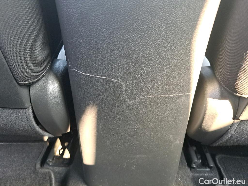  Hyundai  Konna HYUNDAI Kona / 2017 / 5P / todoterreno 1.6 GDI HEV Klass DT #2