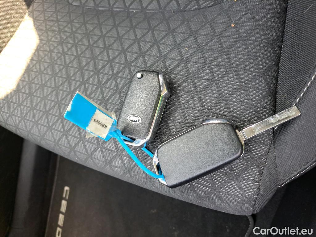  KIA  Cee'd KIA Ceed / 2018 / 5P / berlina con portón 1.0 T-GDi 74kW (100CV) Drive #21
