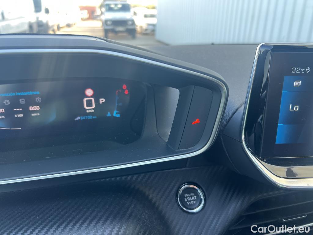  Peugeot  2008  Allure Pack 1.2 PureTech 130CV AT8 E6d #23