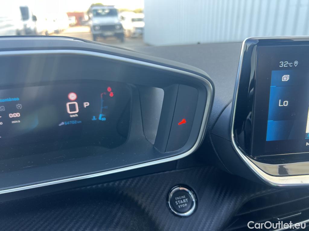  Peugeot  2008  Allure Pack 1.2 PureTech 130CV AT8 E6d #24