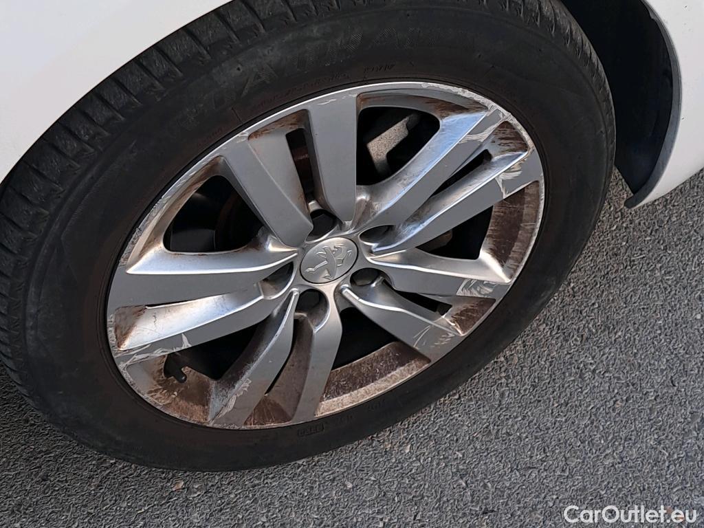 Peugeot  308  Active Pack 1.5 HDi 130CV MT6 E6d #14