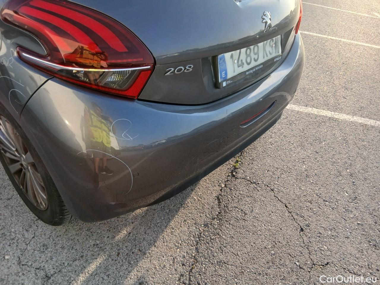  Peugeot  208 PEUGEOT  / 2015 / 5P / berlina con portón 5P Signature 1.2L PureTech 81KW (110CV) (AC) #22