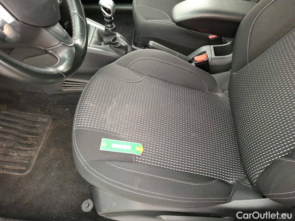  Peugeot  208  Allure Business 1.2 PureTech 110CV BVM6 E6dT #19