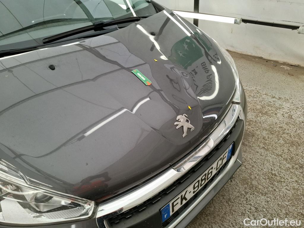  Peugeot  208  Allure Business 1.2 PureTech 110CV BVM6 E6dT #1