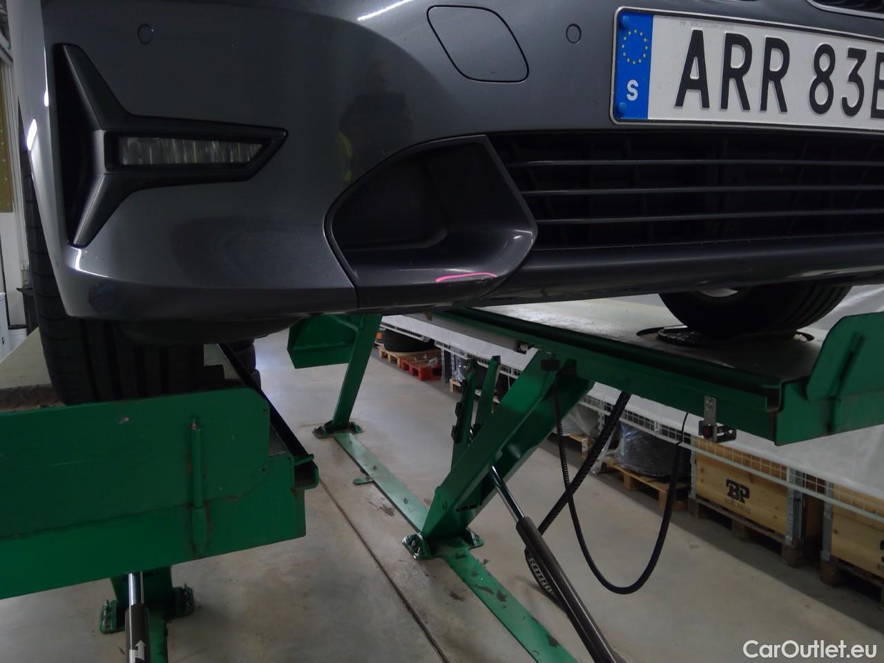  Bmw  Serie 3 320d Tour.xDr. Connect.Ed.Aut. #5