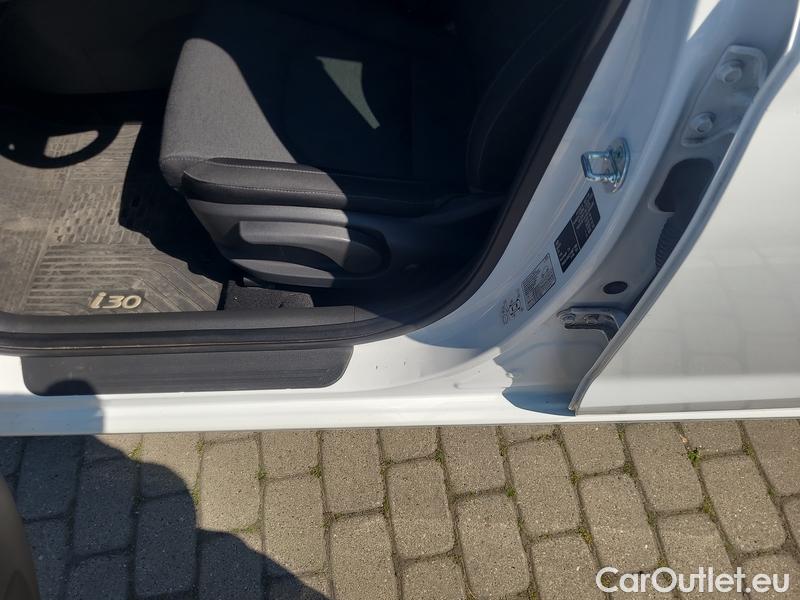  Hyundai  i30   cw (PD)(2017->)  kom.1.6CRDi 115 Smart #7