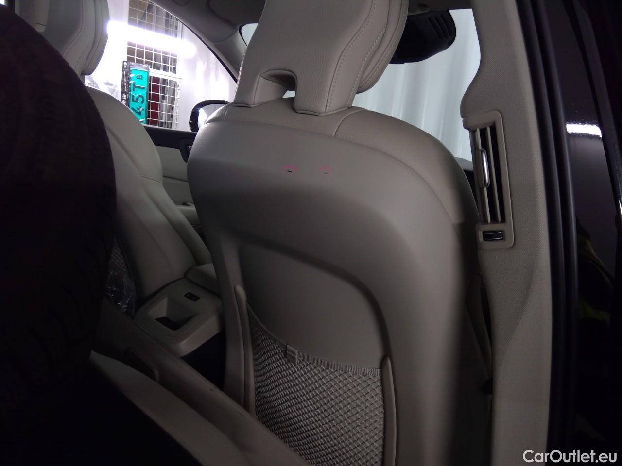  Volvo  XC60  T6 340 Ins. Rech. 4WD Aut #32