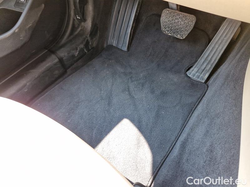  Bmw  Serie 3  Lim. (F30)  (2015) 330i xDrive AT #18