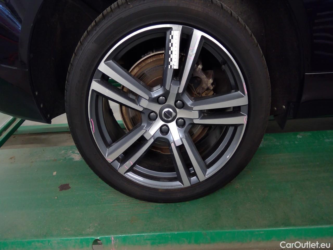  Volvo  XC60  T6 340 Ins. Rech. 4WD Aut #26