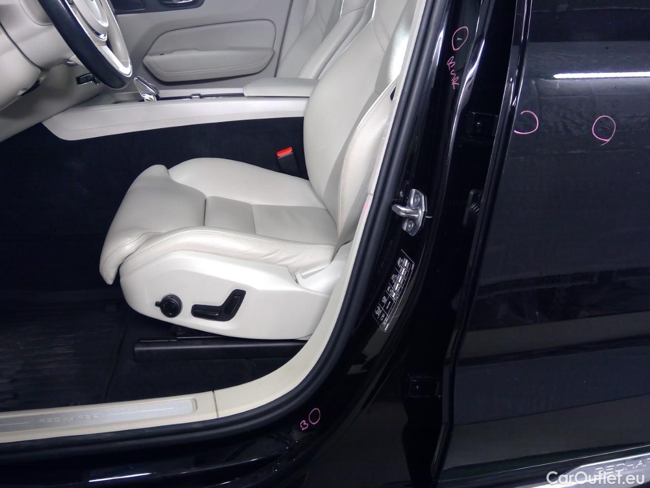  Volvo  XC60  T6 340 Ins. Rech. 4WD Aut #3