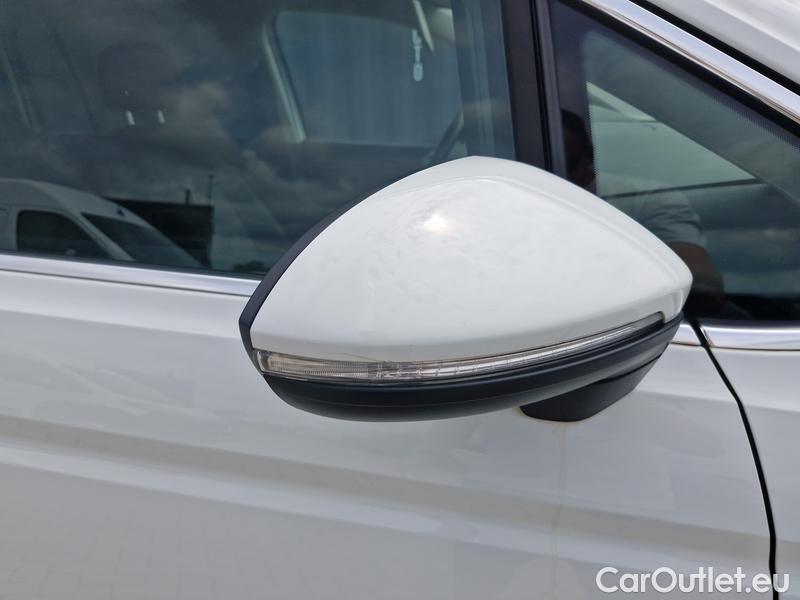  Volkswagen  Touran  (5T1)(2015)  1.5TSI 110 Highline AT #12