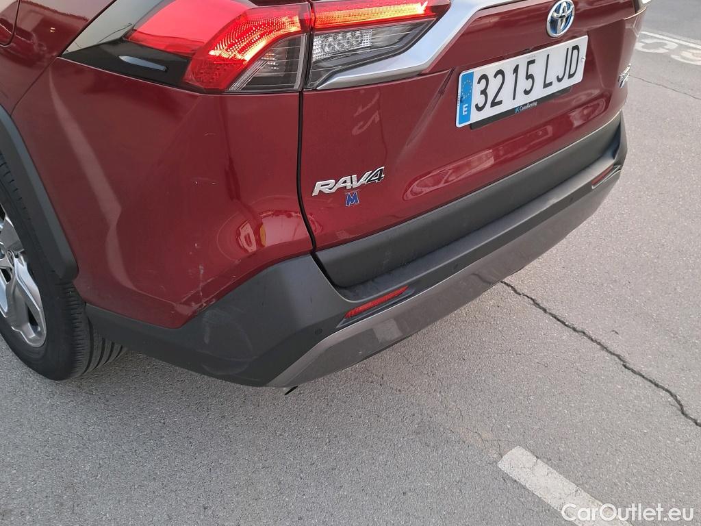  Toyota  RAV4 TOYOTA  / 2018 / 5P / todoterreno 2.5l 220H Advance Plus 4WD #16