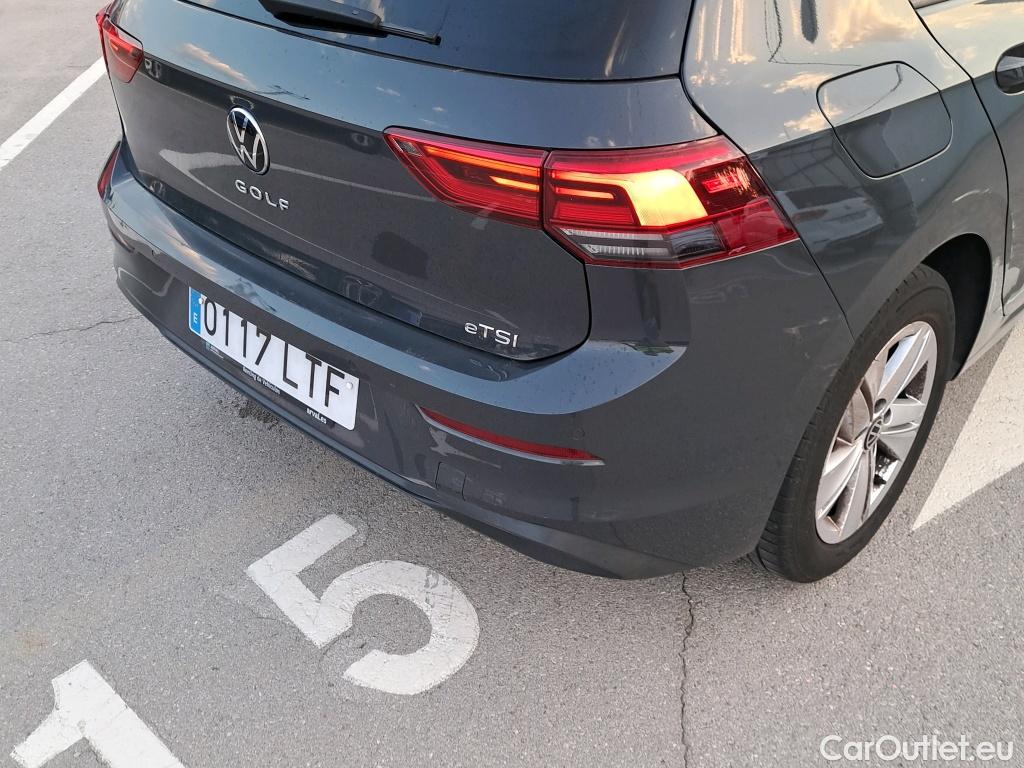  Volkswagen  Golf  VIII Berlina Life eTSI 1.0 TSI 110CV AT7 E6d #22