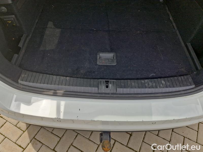  Volkswagen  Touran  (5T1)(2015)  1.5TSI 110 Highline AT #18