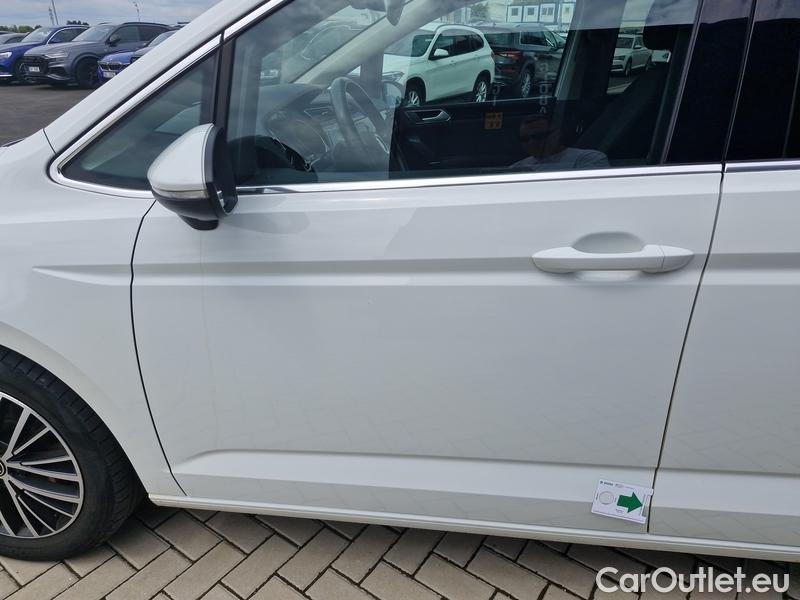  Volkswagen  Touran  (5T1)(2015)  1.5TSI 110 Highline AT #3