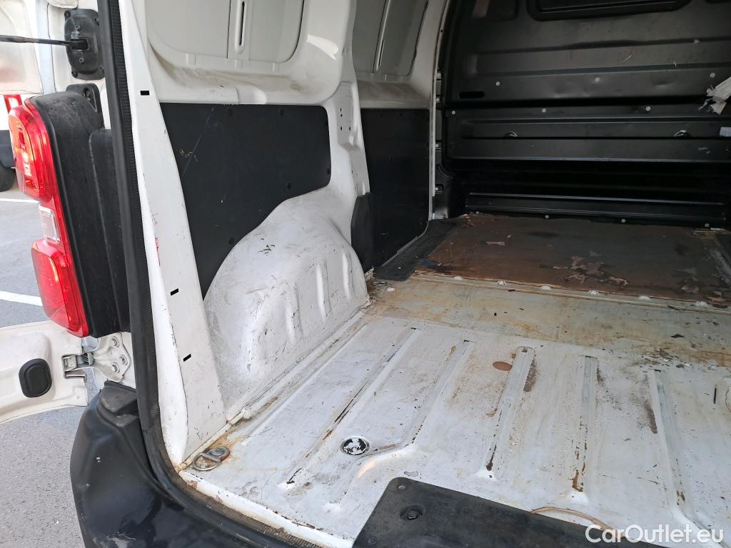  Opel  Vivaro OPEL  / 2019 / 4P / furgón 1.5 Diésel 74kW (100CV) M Inc. Express #51