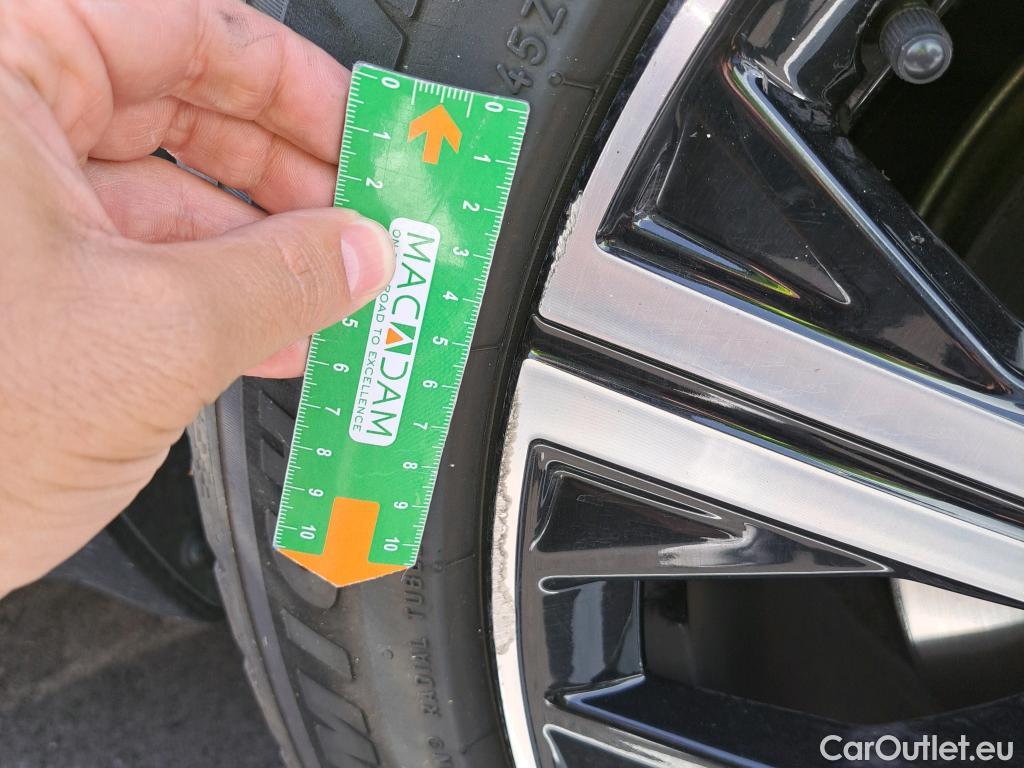  Volvo  XC90 VOLVO  / 2019 / 5P / todoterreno 2.0 T8 AWD Recharge Inscription Auto #3