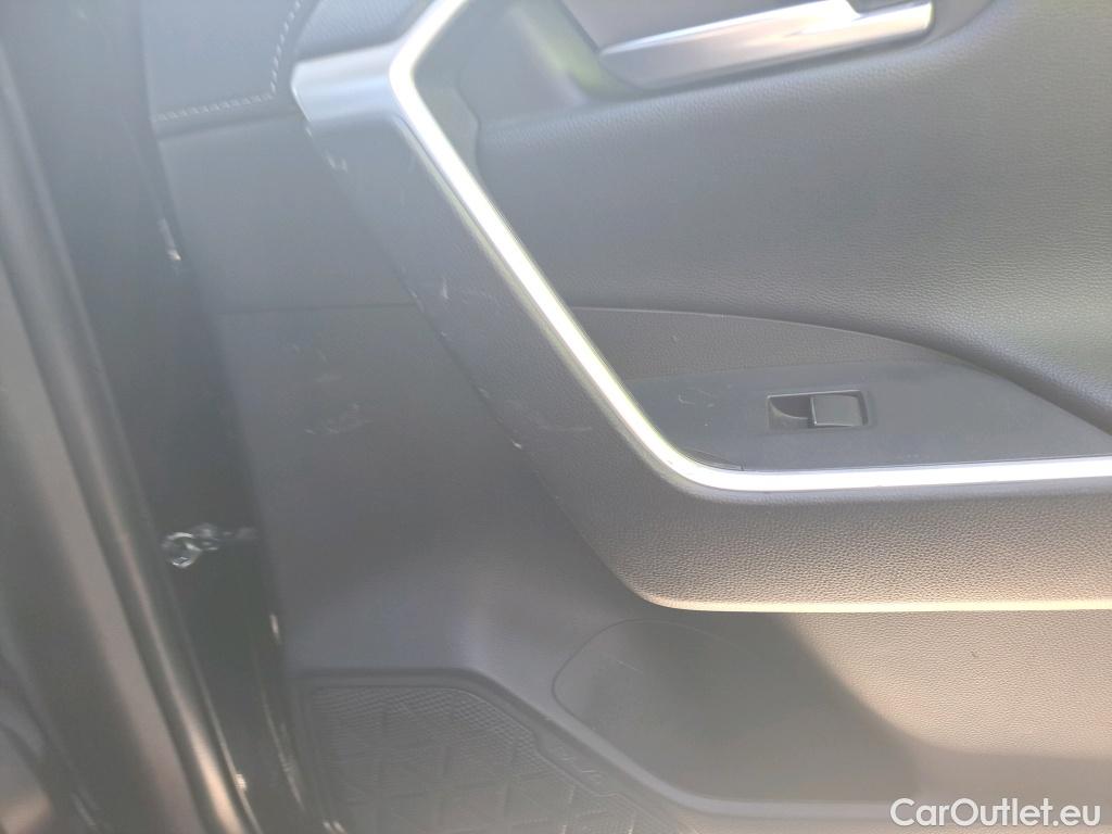  Toyota  RAV4 TOYOTA  / 2018 / 5P / todoterreno 2.5l 220H Advance #10