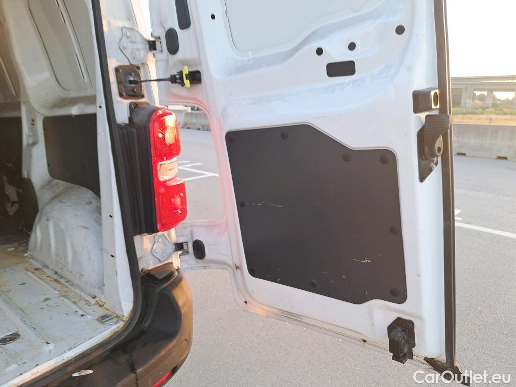  Opel  Vivaro OPEL  / 2019 / 4P / furgón 1.5 Diésel 74kW (100CV) M Inc. Express #53