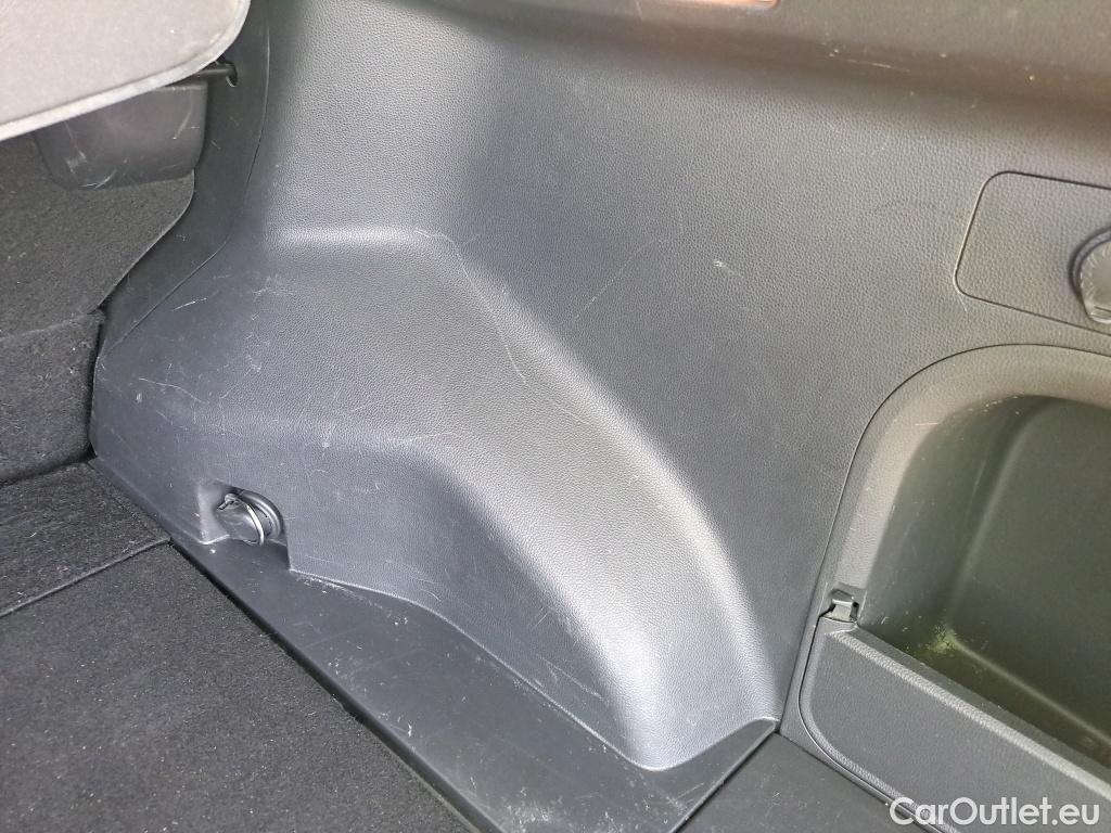  Toyota  RAV4 TOYOTA  / 2018 / 5P / todoterreno 2.5l 220H Advance #26