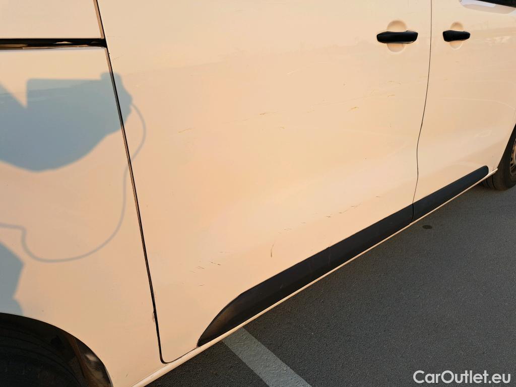  Opel  Vivaro OPEL  / 2019 / 4P / furgón 1.5 Diésel 74kW (100CV) M Inc. Express #26
