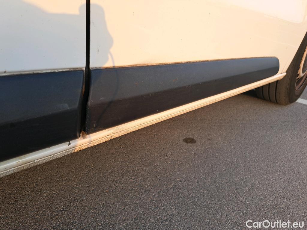  Opel  Vivaro OPEL  / 2019 / 4P / furgón 1.5 Diésel 74kW (100CV) M Inc. Express #48