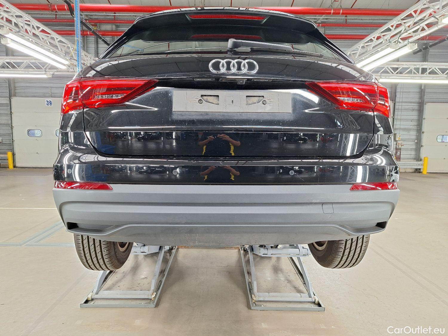  Audi  Q3 Audi,  '18, Audi  35 TDI S Tronic Business Edition 5d #11