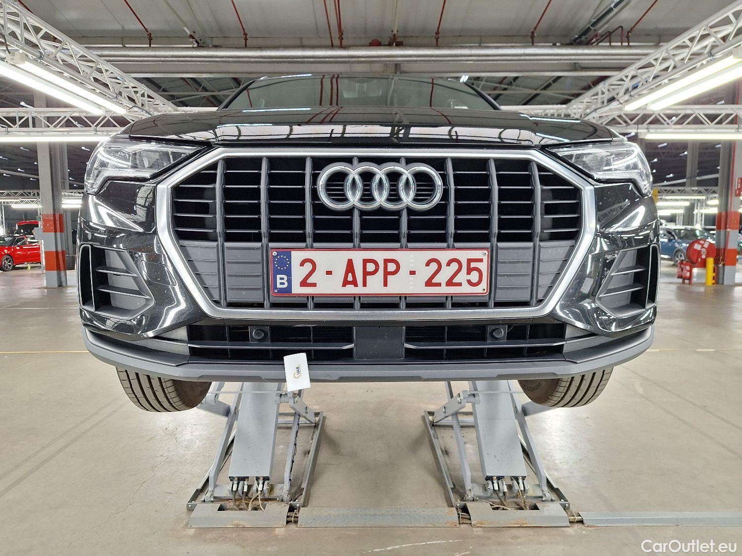  Audi  Q3 Audi,  '18, Audi  35 TDI S Tronic Business Edition 5d #2