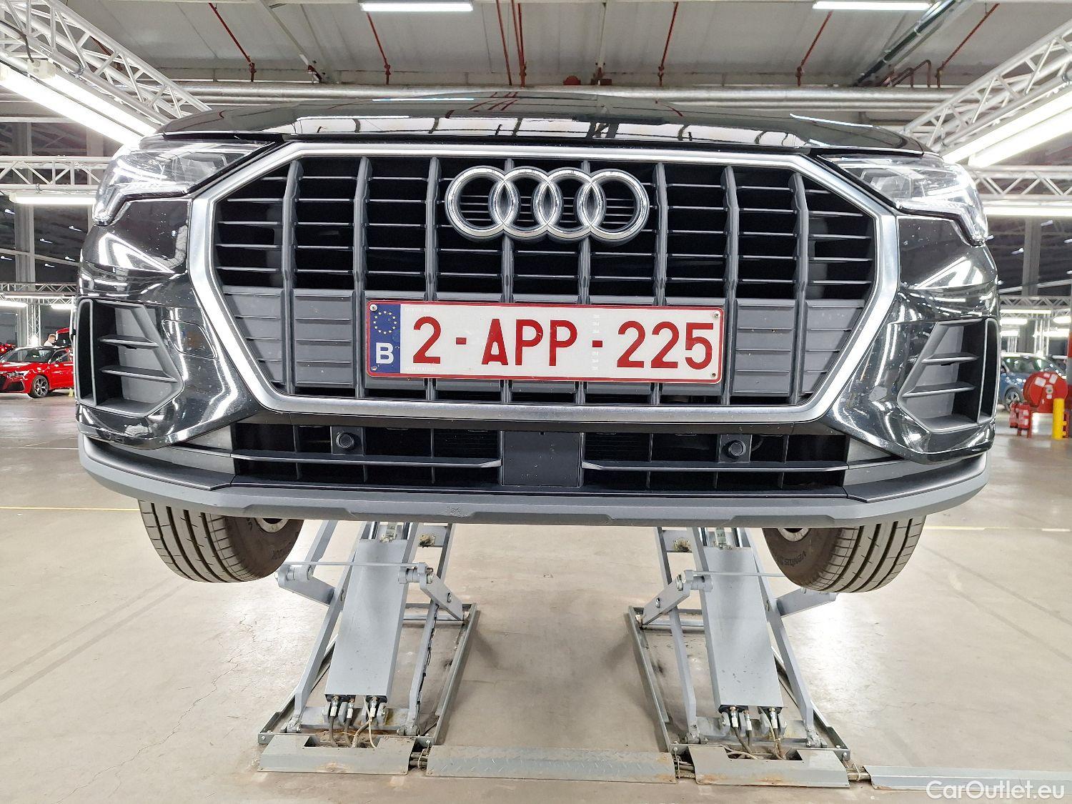  Audi  Q3 Audi,  '18, Audi  35 TDI S Tronic Business Edition 5d #5