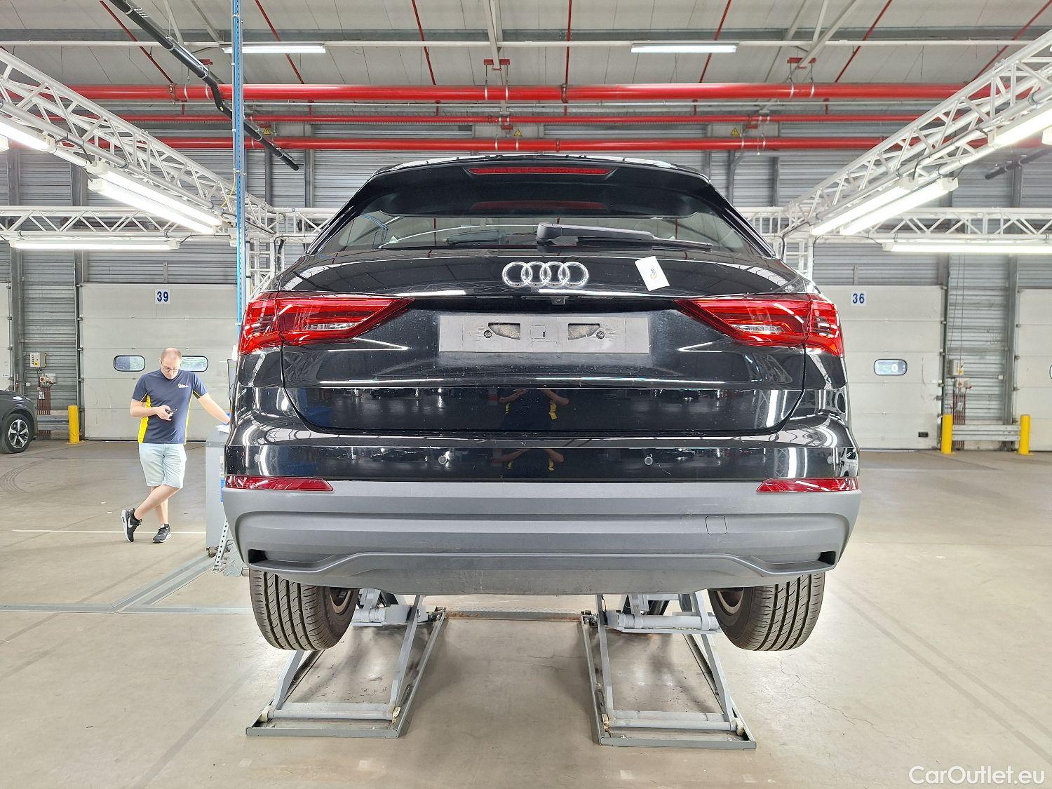  Audi  Q3 Audi,  '18, Audi  35 TDI S Tronic Business Edition 5d #14