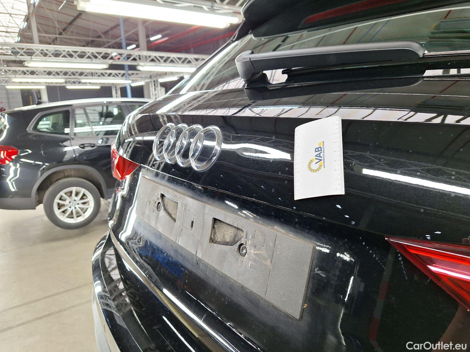 Audi  Q3 Audi,  '18, Audi  35 TDI S Tronic Business Edition 5d #15