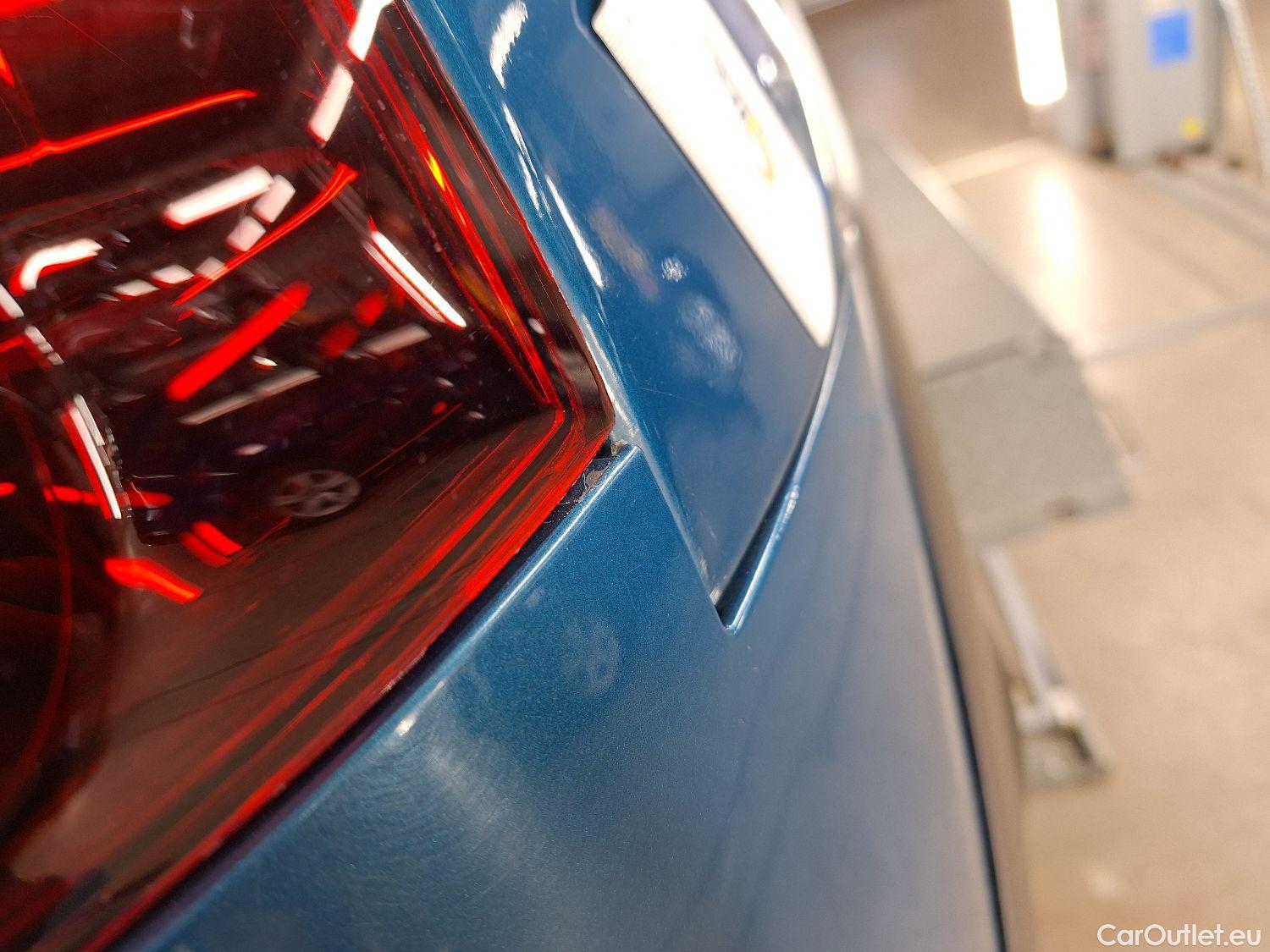  Citroen  C4 Cactus Citroën,  '18, Citroën  1.2 PureTech 110 S&S MAN6 Shine  #3