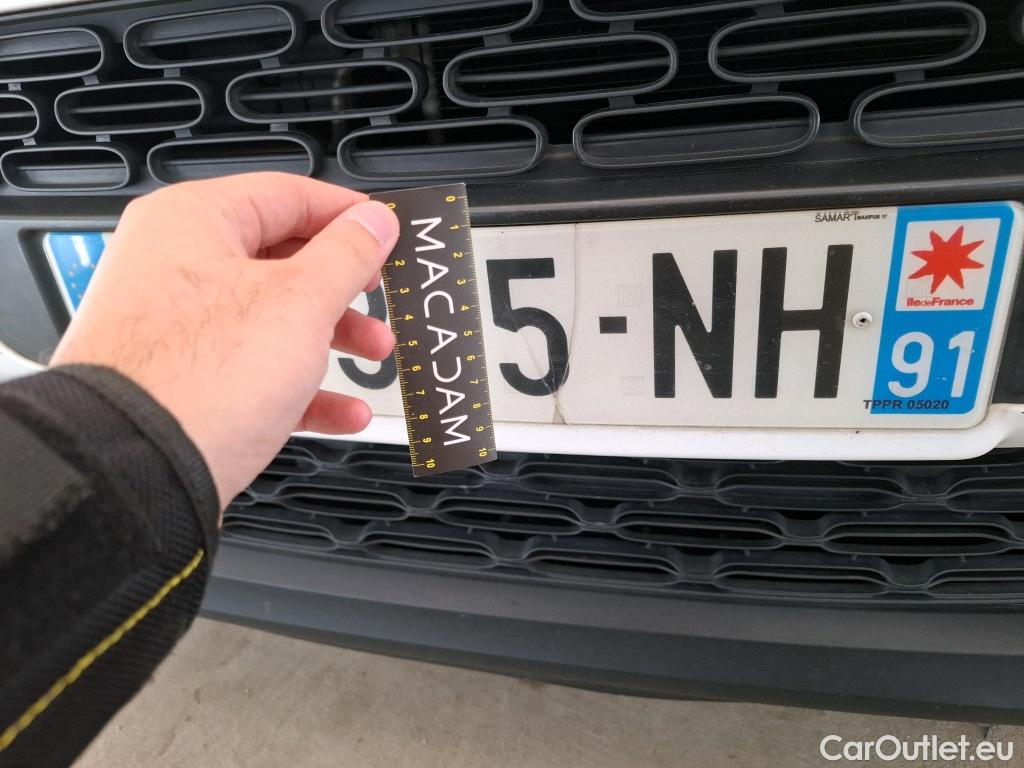  Citroen  C3  Société Feel Nav 1.2 PureTech 80CV BVM5 E6d #33
