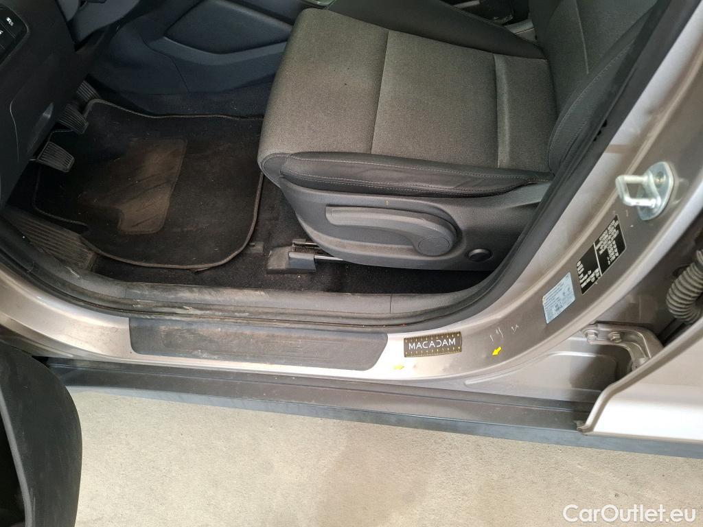  Hyundai  Tucson HYUNDAI  / 2018 / 5P / SUV 1.6 CRDI 115 HYBRID 48V BUSINESS #25