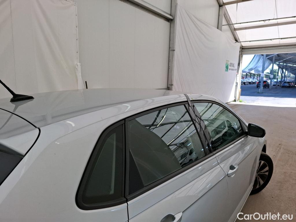  Volkswagen  Polo VOLKSWAGEN  / 2017 / 5P / Berline 1.0 TSI 95 Lounge Business #27