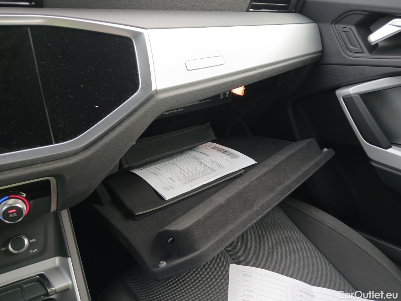  Audi  Q3 AUDI  / 2018 / 5P / todoterreno Advanced 35 TFSI 110kW (150CV) S tronic (CX) #2