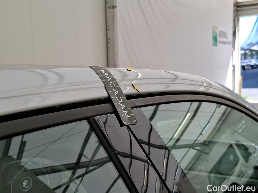  Volkswagen  Polo VOLKSWAGEN  / 2017 / 5P / Berline 1.0 TSI 95 Lounge Business #28