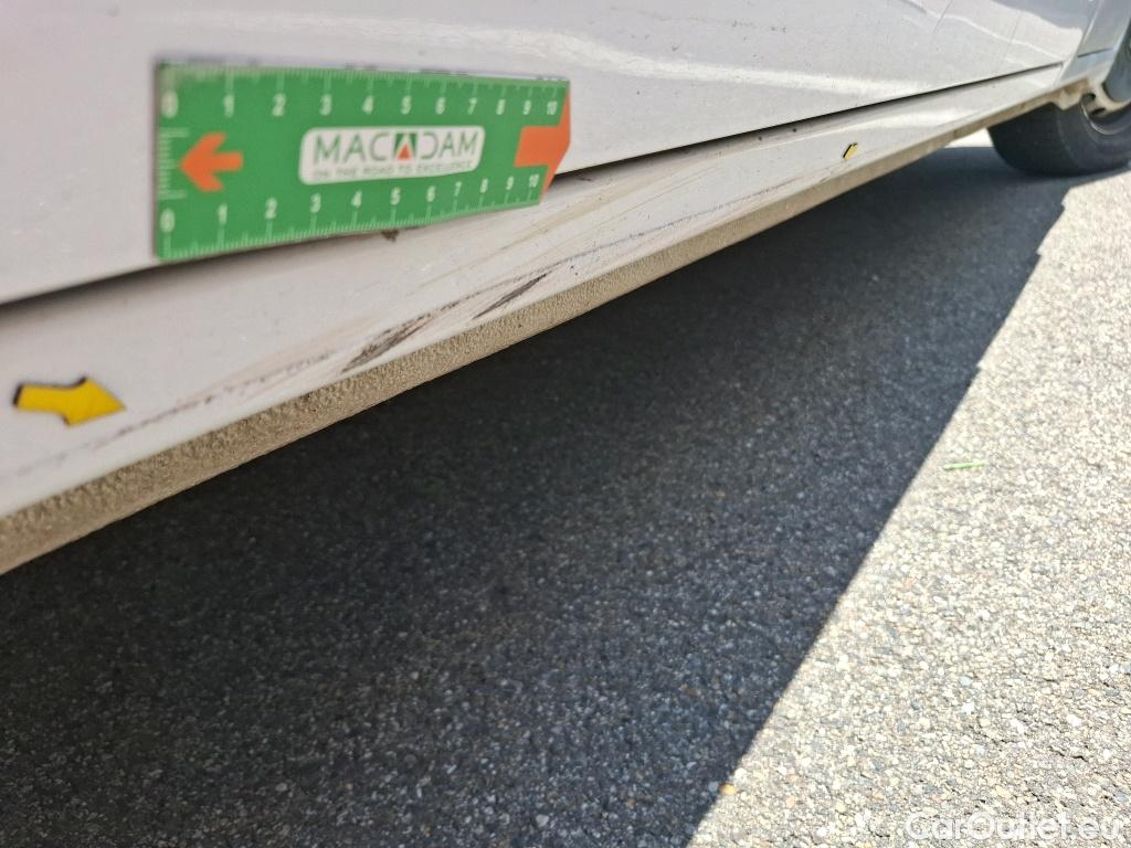 Renault  Master RENAULT  VU 4p Fourgon FG GCf Trac F3500 L2H2 Energy dCi 145 E6 #17