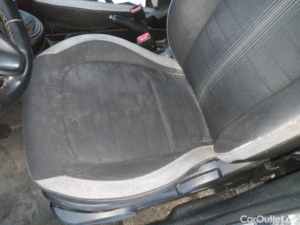  Hyundai  i10 HYUNDAI  / 2020 / 5P / berlina con portón 1.0 Klass #7