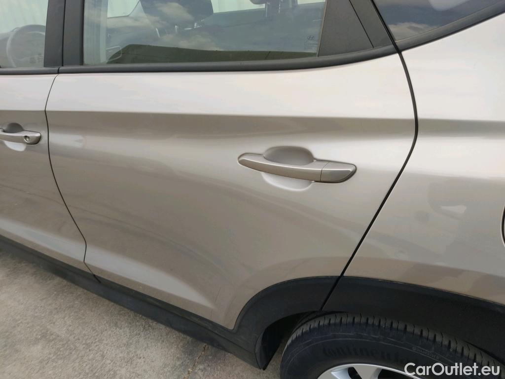  Hyundai  Tucson HYUNDAI  / 2018 / 5P / todoterreno 1.6 CRDI 85kW (116CV) 48V SLE 4X2(SP)(SL) #14