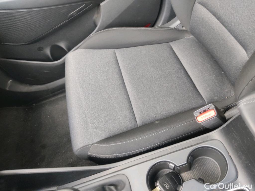  Hyundai  Tucson HYUNDAI  / 2018 / 5P / todoterreno 1.6 CRDI 85kW (116CV) 48V SLE 4X2(SP)(SL) #12