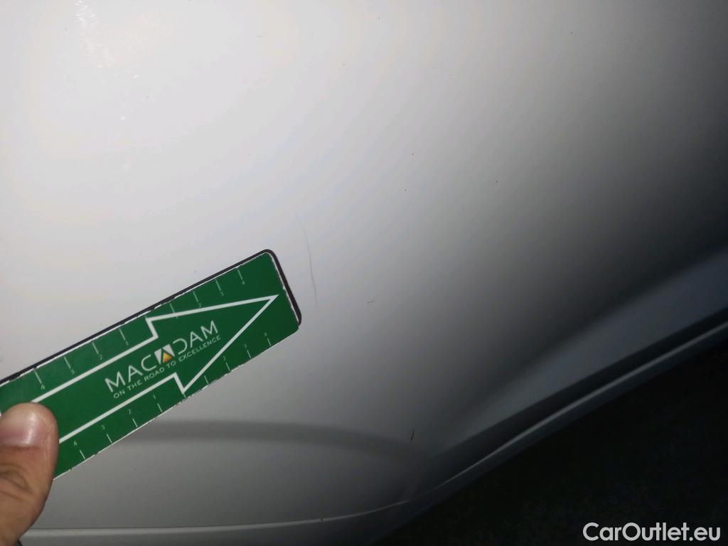  Hyundai  i10 HYUNDAI  / 2020 / 5P / berlina con portón 1.0 Klass #13