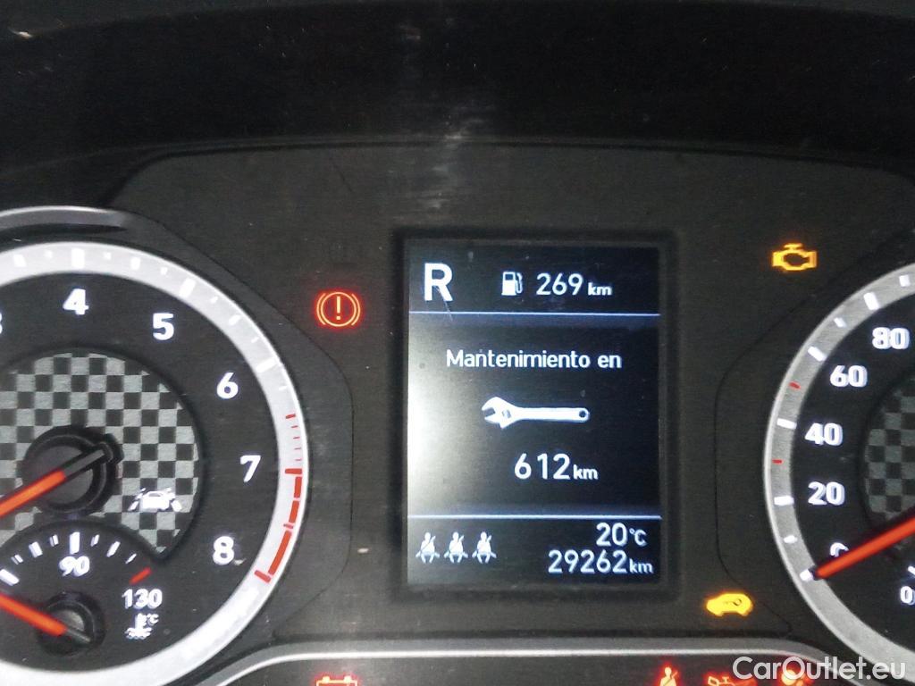 Hyundai  i10 HYUNDAI  / 2020 / 5P / berlina con portón 1.0 Klass #17