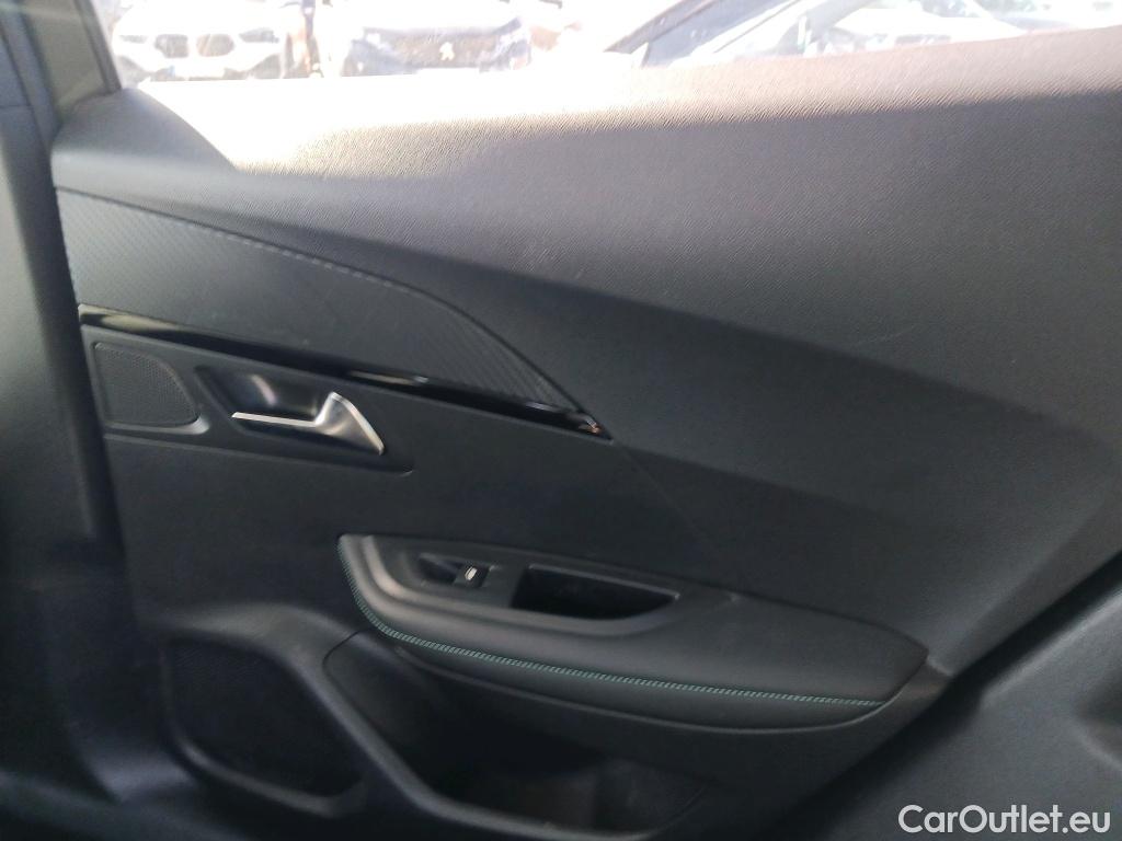  Peugeot  2008  Allure Pack 1.2 PureTech 130CV AT8 E6d #65