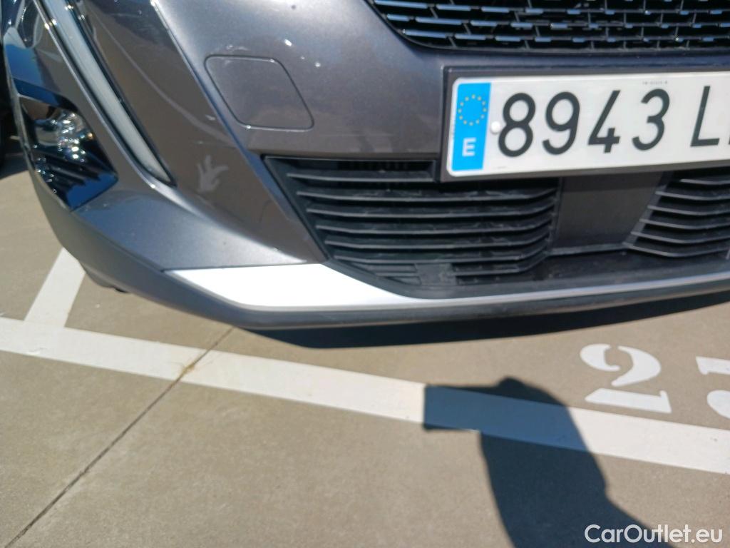  Peugeot  2008  Allure Pack 1.2 PureTech 130CV AT8 E6d #47