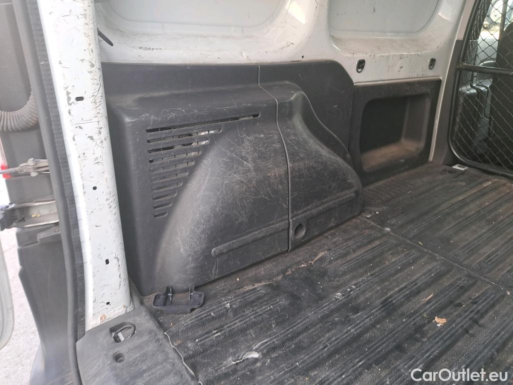  Nissan  NV200 NISSAN NV250 / 2019 / 4P / furgón 2pl 1.5dCi 70 kW (95CV) L1H1 ÓPTIMA #29