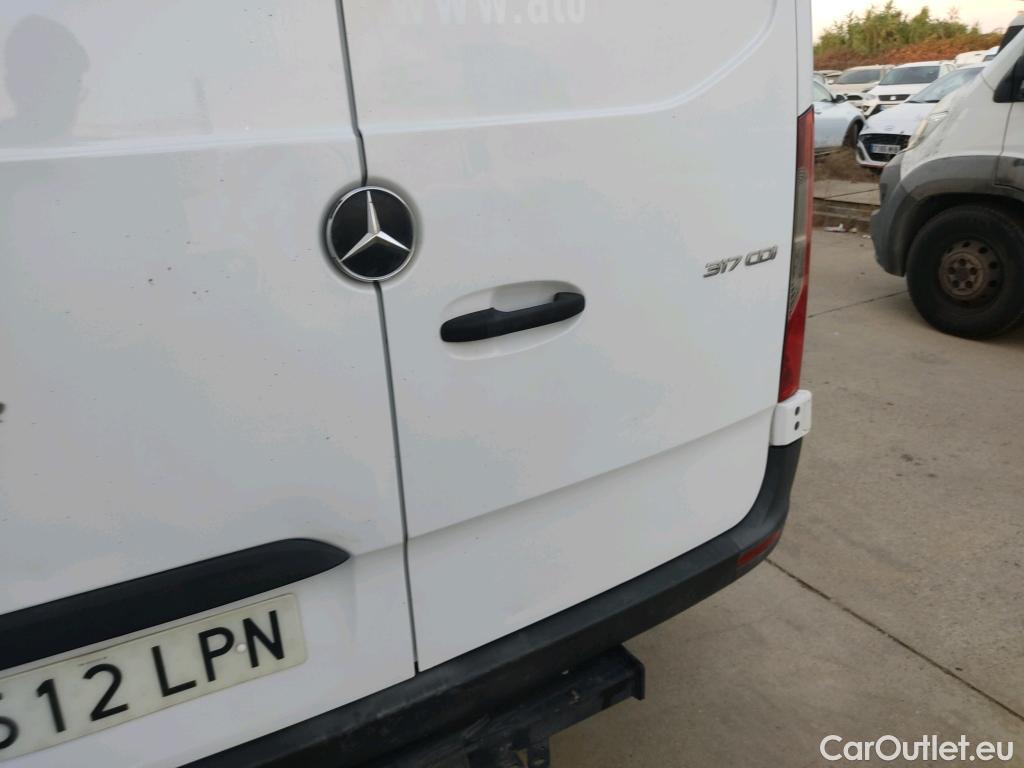  Mercedes  Sprinter  III RWD/AWD 311/315/317 CDI RWD L1 (907.631) 2.0 170CV MT6 E6dT #10